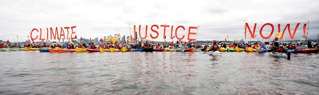 Environmentalists taking a stand against oil drilling. (photo: John S. Lewis/Flickr)